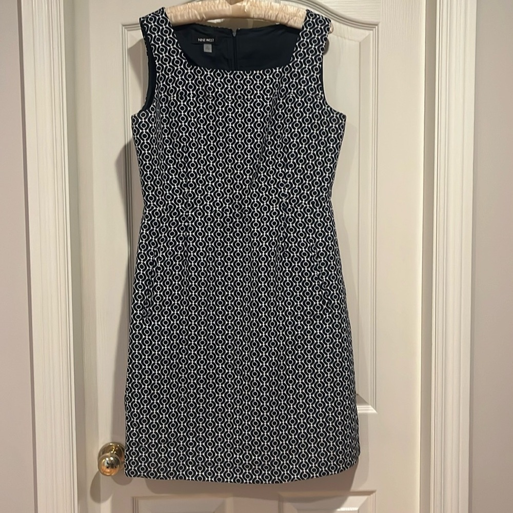 Nine West size 10 Navy Blue and white geometric print dress